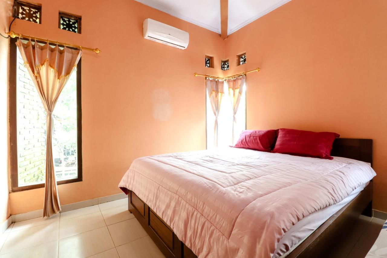 Nurudin House Apartment Magelang Exterior photo