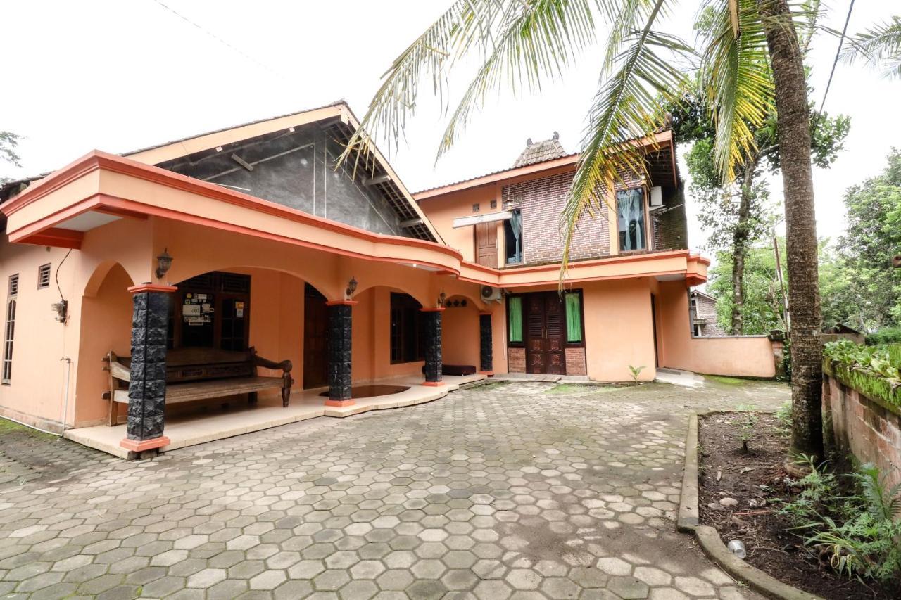 Nurudin House Apartment Magelang Exterior photo
