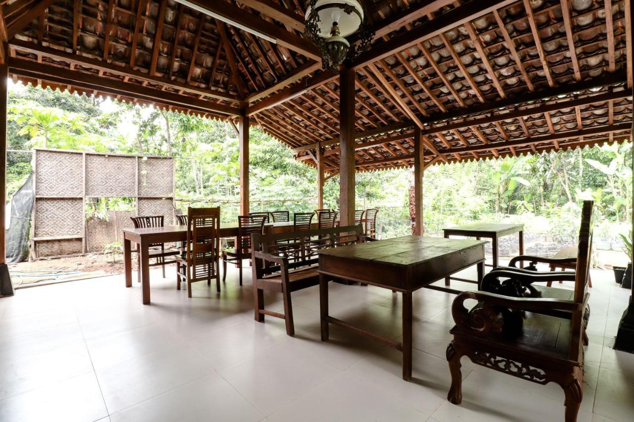 Nurudin House Apartment Magelang Exterior photo