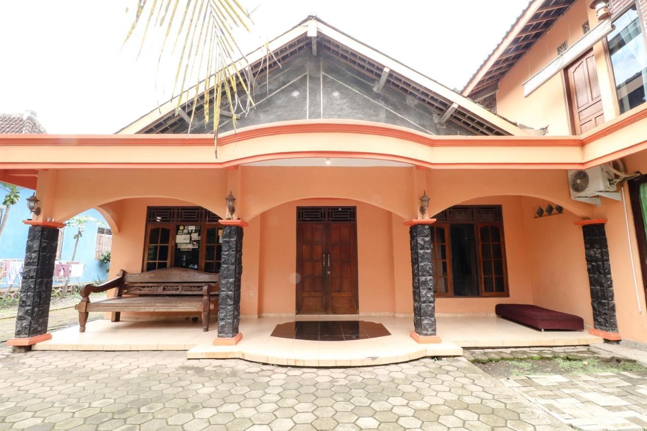 Nurudin House Apartment Magelang Exterior photo